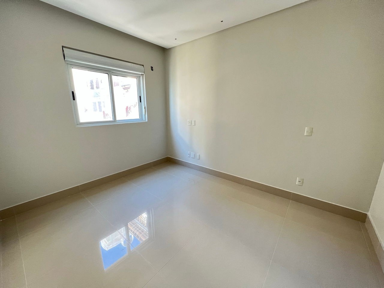 Apartamento Novo e Pronto para morar na cidade de Itapema/SC no bairro Morretes, com 2 Suítes e 1 Vaga de garagem, com Lazer Completo. Bem localizado.