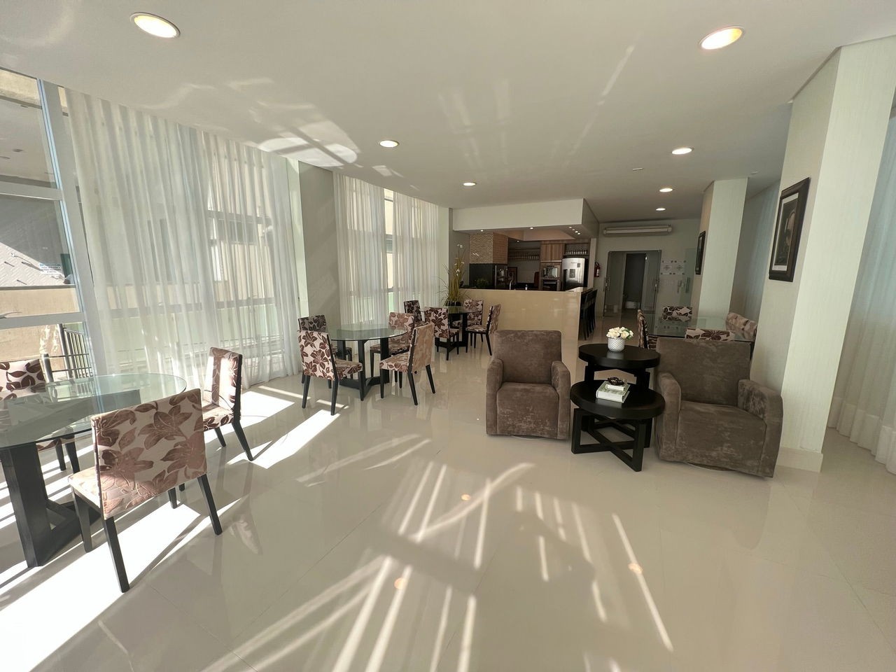 Apartamento Novo e Pronto para morar na cidade de Itapema/SC no bairro Morretes, com 2 Suítes e 1 Vaga de garagem, com Lazer Completo. Bem localizado.