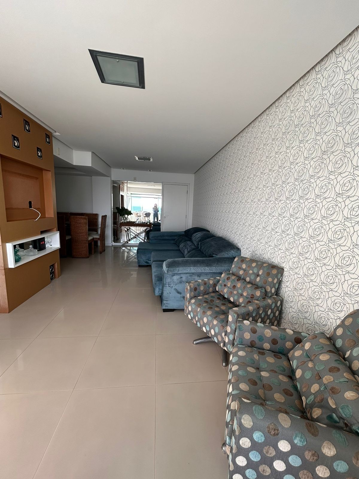 Imperdível apartamento Pronto à venda em Balneário Camboriú-SC, Barra Sul: 3 quartos, 1 suíte, 2 banheiros, 1 vaga de garagem, 140m².