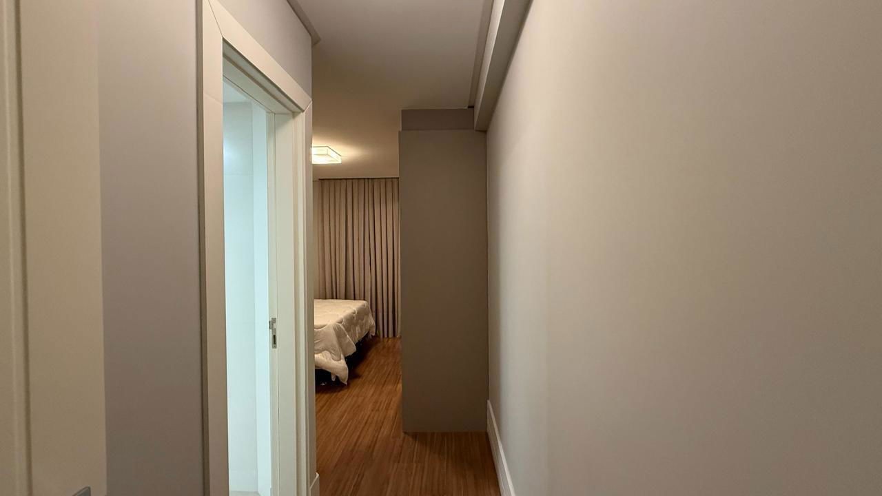 Apartamento Pronto Para morar em Balneário Camboriú/SC com 300m² área privativa sendo 4 suítes, 5 vagas de garagem, lazer completo