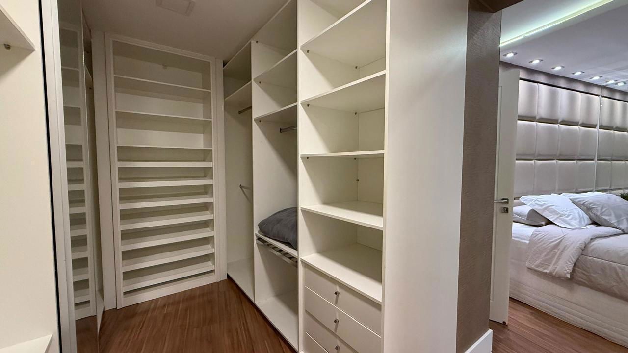 Apartamento Pronto Para morar em Balneário Camboriú/SC com 300m² área privativa sendo 4 suítes, 5 vagas de garagem, lazer completo