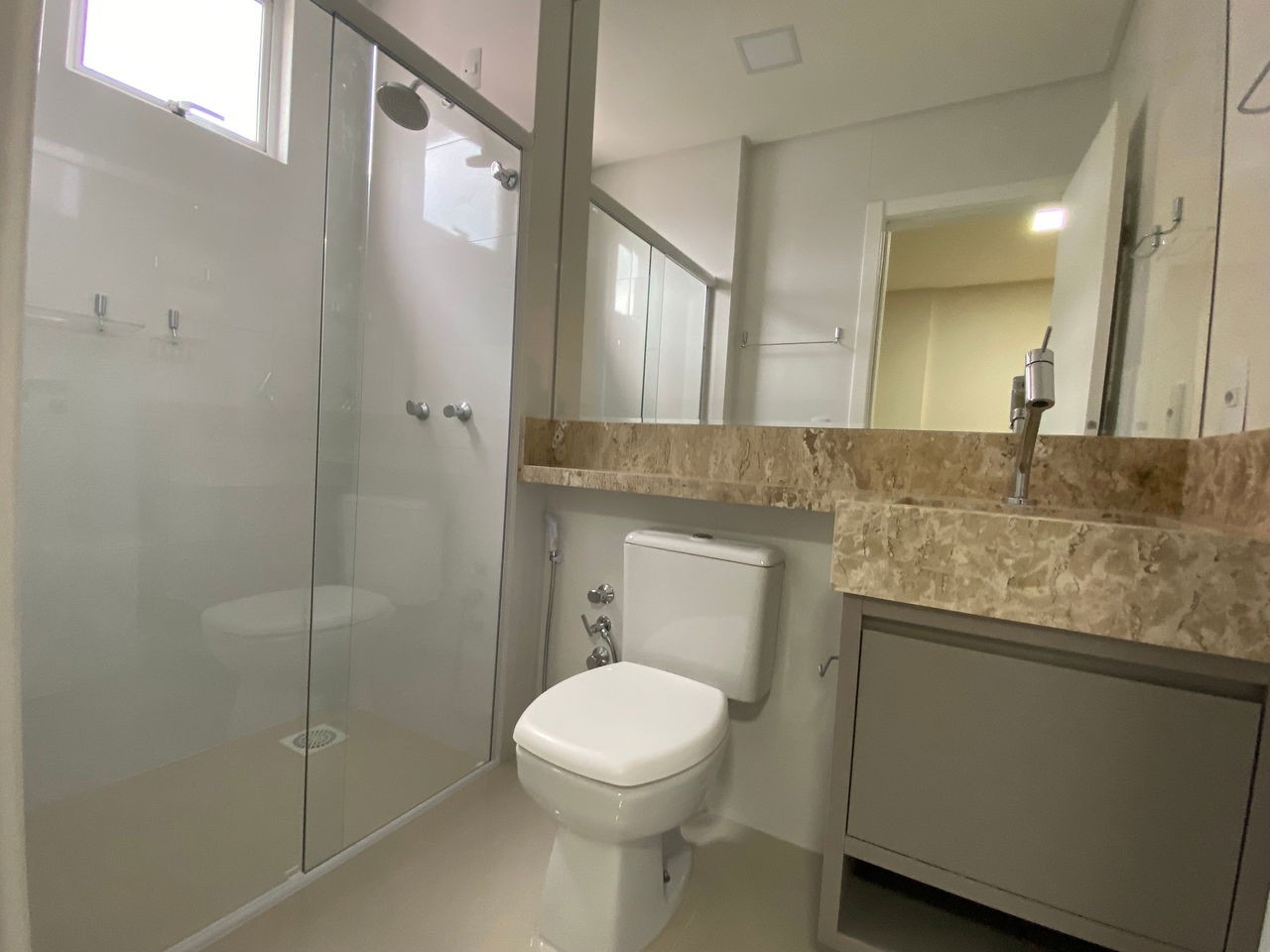 Apartamento Pronto em Itapema/SC bairro Meia Praia, com 142m² área privativa, não perca essa oportunidade