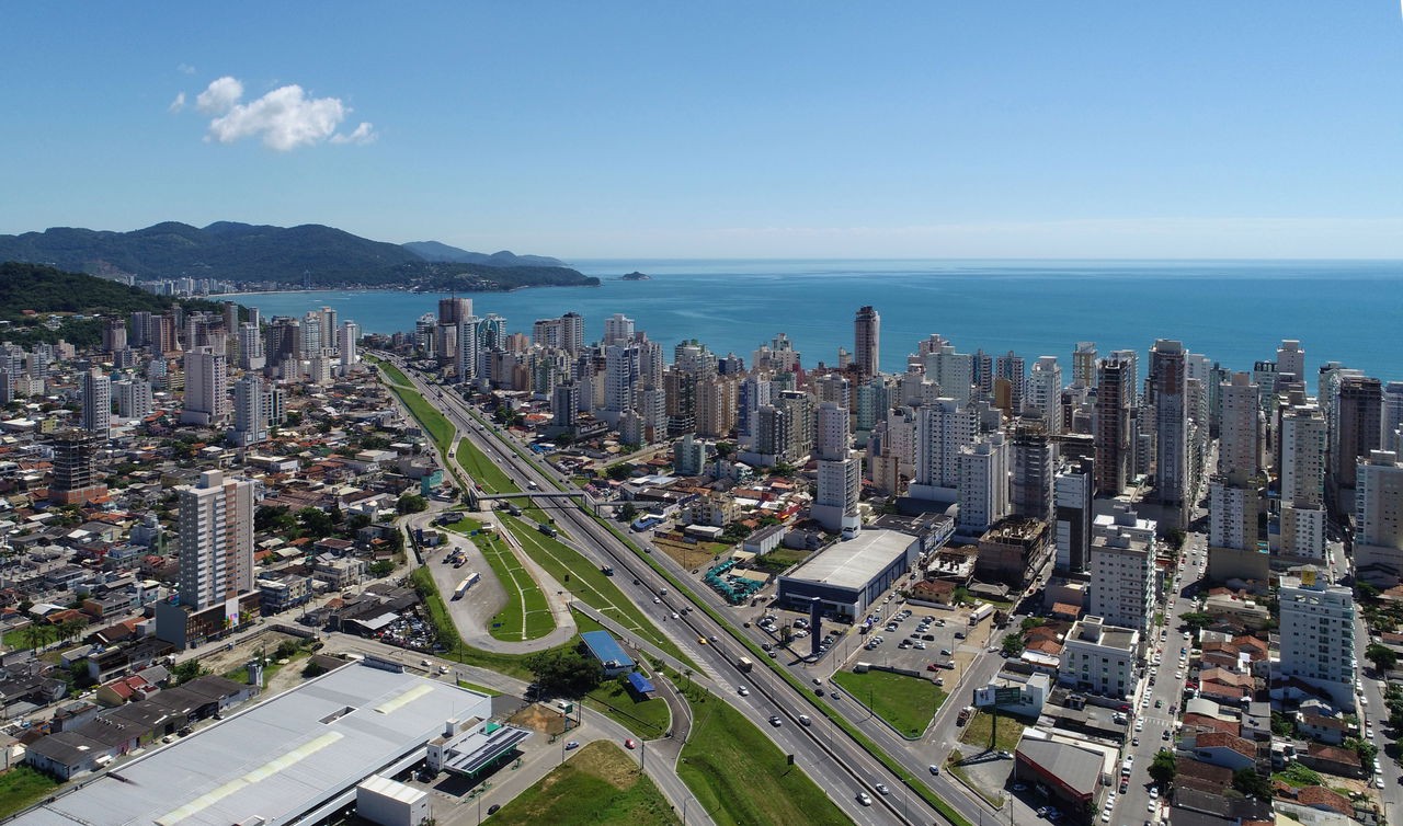Apartamento em Construção em Itapema/SC com 70m² área privativa sendo 2 dormitórios e 1 suíte, área de lazer completa