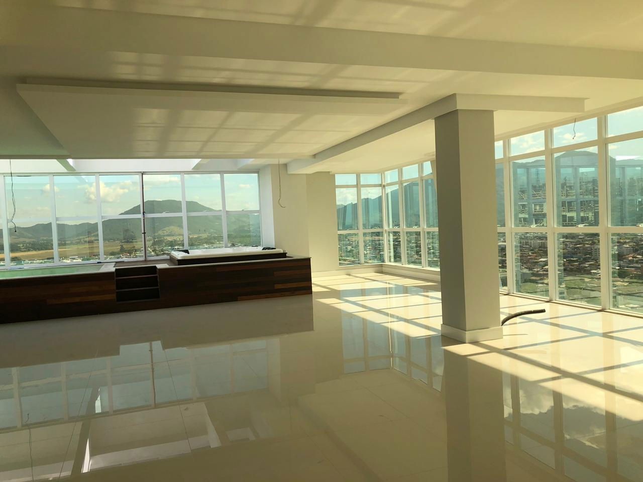 Apartamento Pronto em Itapema/SC bairro Meia Praia, com 417,09m² área privativa não perca essa oportunidade