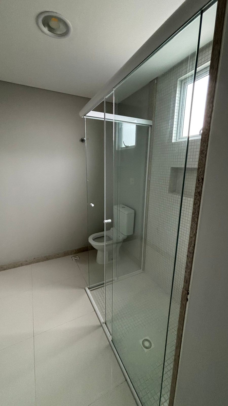 Apartamento Pronto para morar em Balneário Camboriú/SC com 160m² de área privativa sendo 3 suítes 3 vagas de garagem