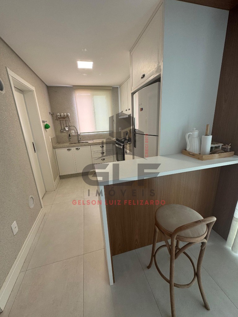 Apartamento de Alto Padrão na cidade de Itapema/SC, no bairro Meia Praia, com 4 Suítes sendo 01 máster com hidromassagem e 3 Vagas de Garagem.