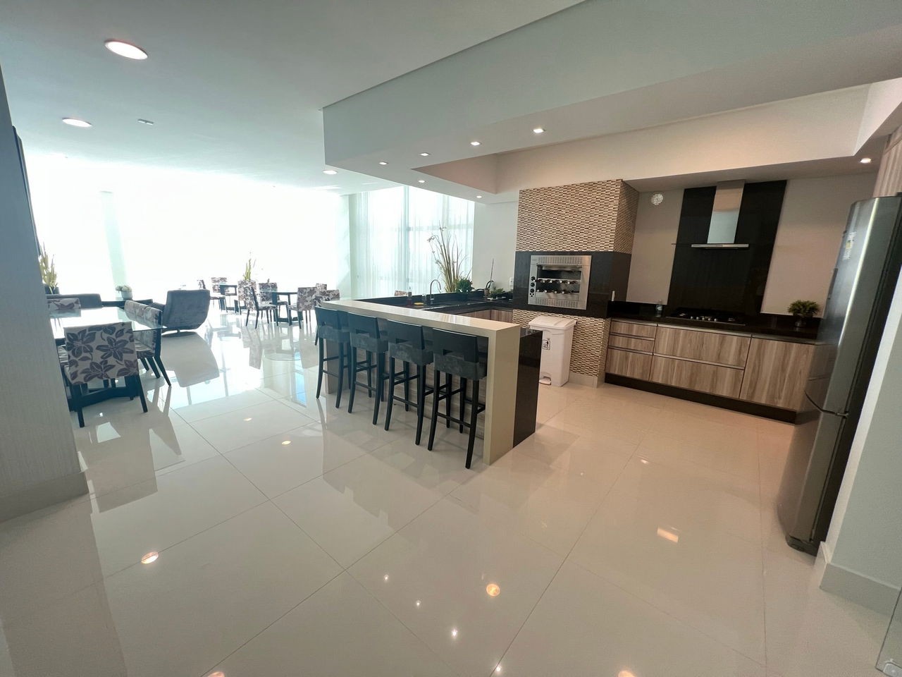 Apartamento Novo e Pronto para morar na cidade de Itapema/SC no bairro Morretes, com 2 Suítes e 1 Vaga de garagem, com Lazer Completo. Bem localizado.