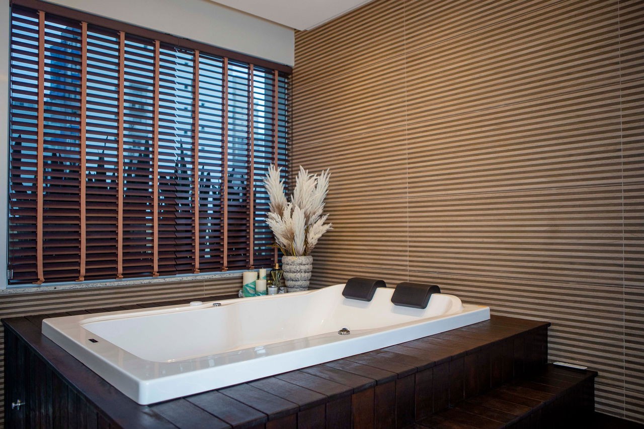 Apartamento de Luxo pronto no Centro de Balneário Camboriú-SC: 03 Quartos, 3 Suítes, 4 Banheiros, 3 Vagas, 135,60m².