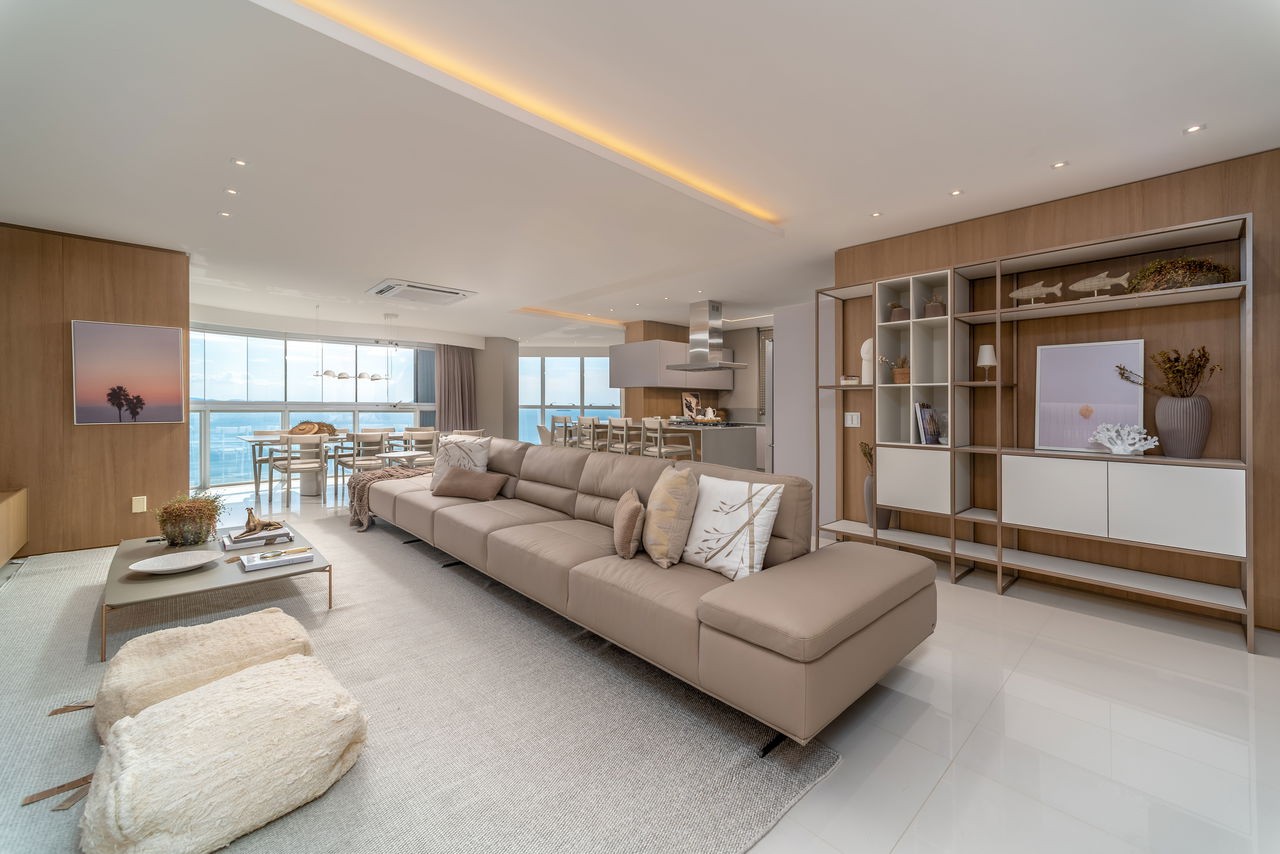 Luxuoso apartamento pronto à venda no Centro de Balneário Camboriú-SC: 4 quartos, 4 suítes, 4 banheiros, 4 vagas de garagem, 233m².