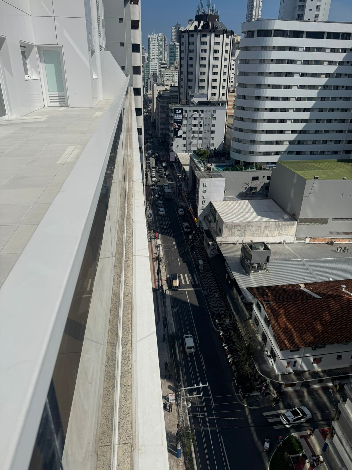 Apartamento Pronto em Balneário Camboriú/SC Centro com 4 suítes 3 vagas de garagem, área de lazer completa