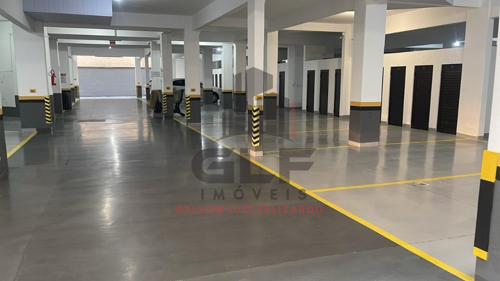 Apartamento Pronto Mobiliado em Itapema/SC no bairro Meia Praia, com 03 dormitórios, sendo 01 suíte e 1 Vaga de garagem. Bem localizado.