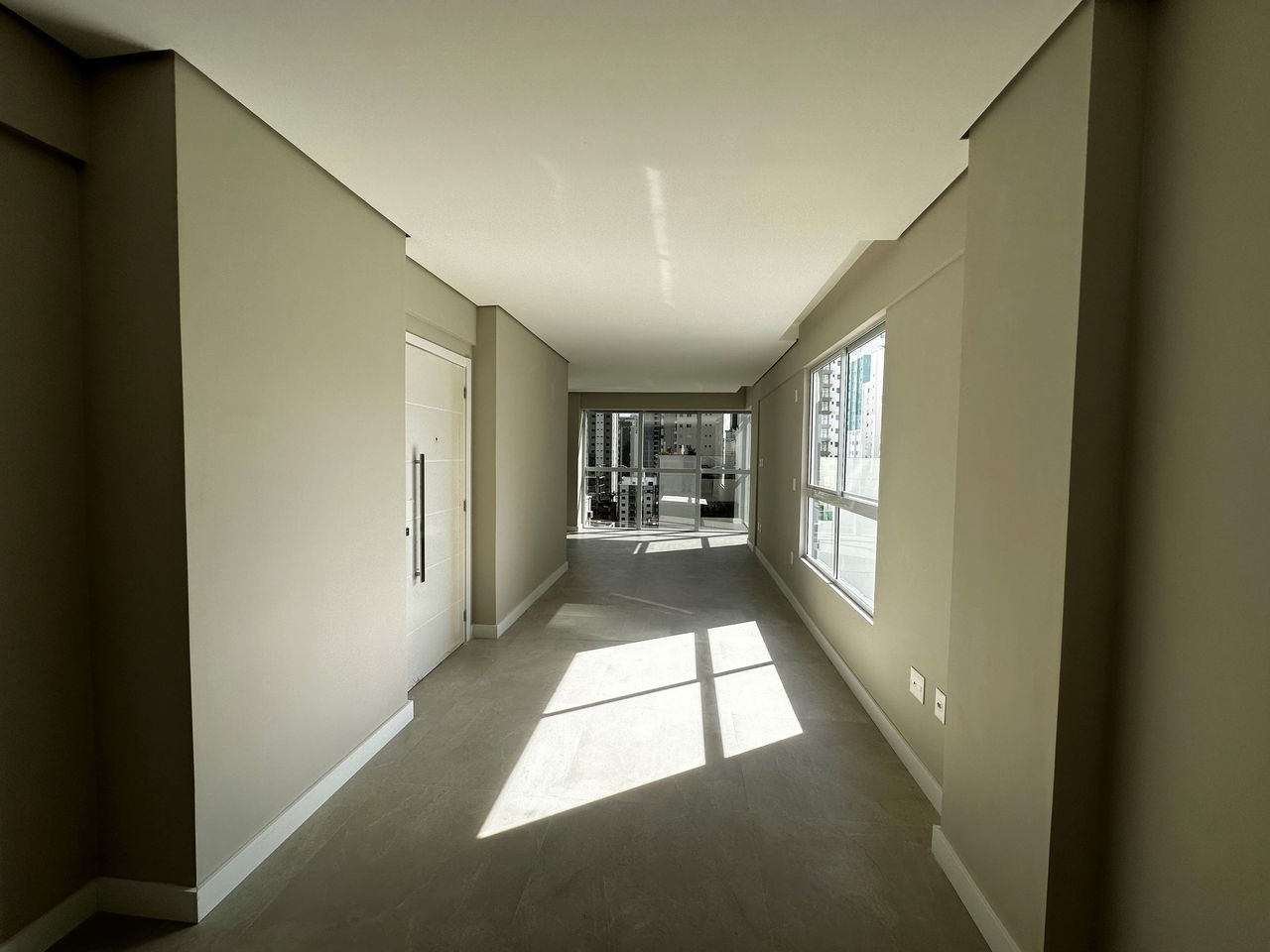 Apartamento em Construção em Balneário Camboriú/SC com 93,17m² área privativa sendo 2 suítes,