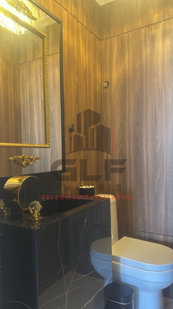 Apartamento de Alto Padrão em Itapema/SC, bairro Meia Praia, com 4 suítes, sendo uma master com closet e hidromassagem e 3 vagas de garagem.