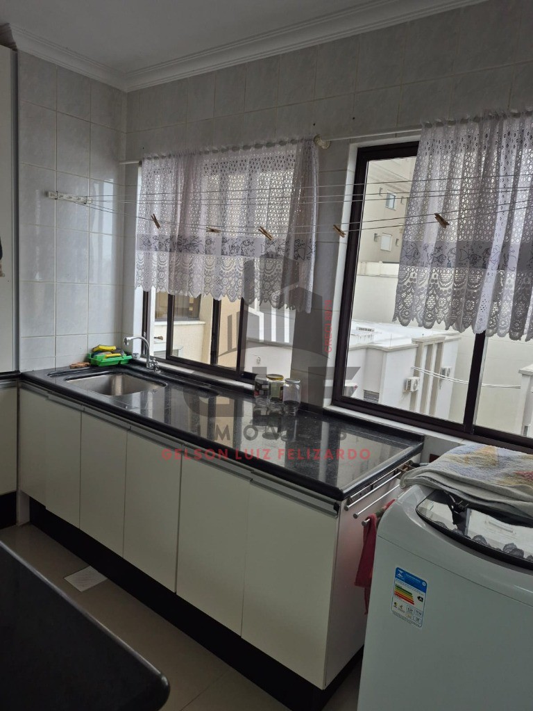 Apartamento Pronto em Itapema/SC bairro Meia Praia com 271m² área privativa com 3 dormitórios sendo 1 suíte, 3 vagas de garagem, com área de lazer