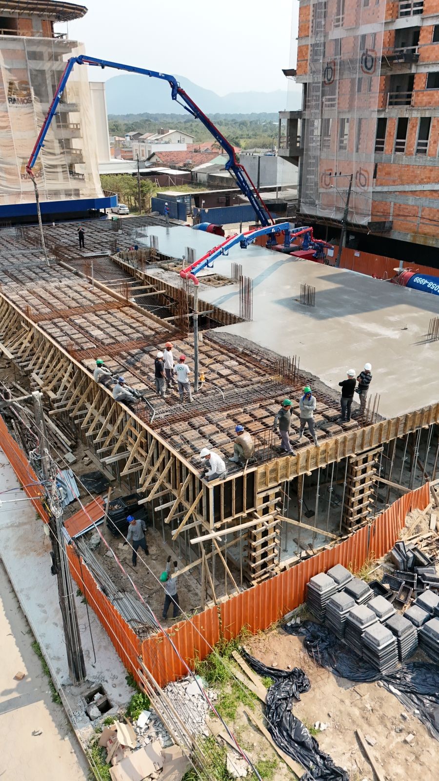 Apartamento em Construção em Porto Belo/SC com 76,70m² área privativa sendo 2 suítes, 1 vaga de garagem