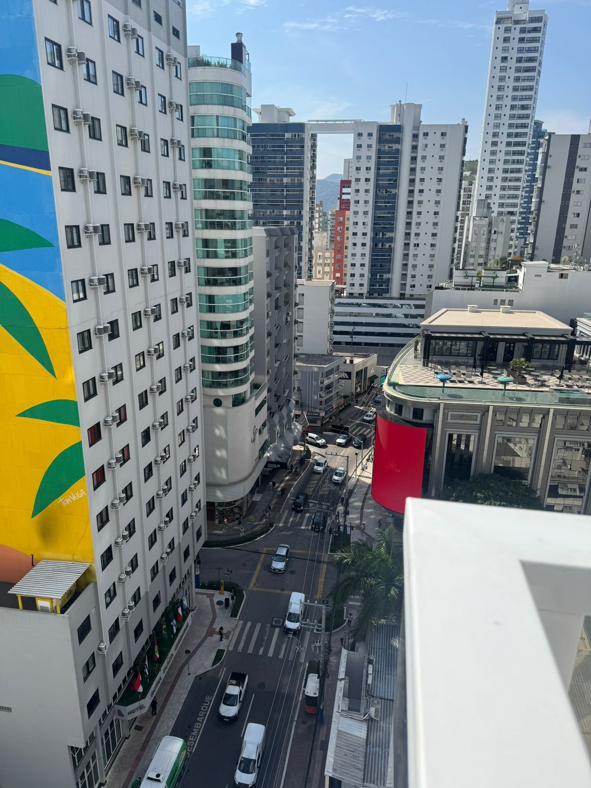 Apartamento Pronto em Balneário Camboriú/SC Centro com 4 suítes 3 vagas de garagem, área de lazer completa