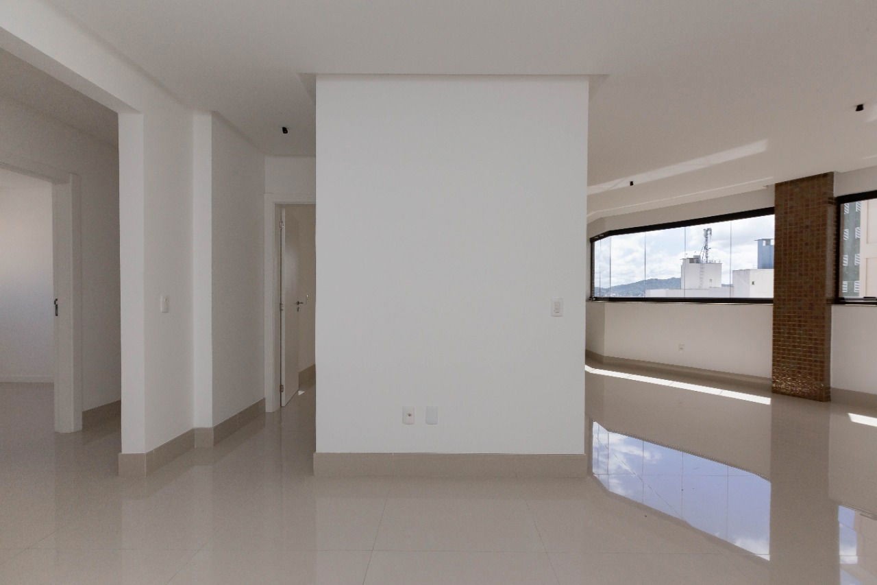 Apartamento em Pronto para morar em Balneário Camboriú/SC com 150,48m² área privativa sendo 4 suítes 3 vaga de garagem, área de lazer completa