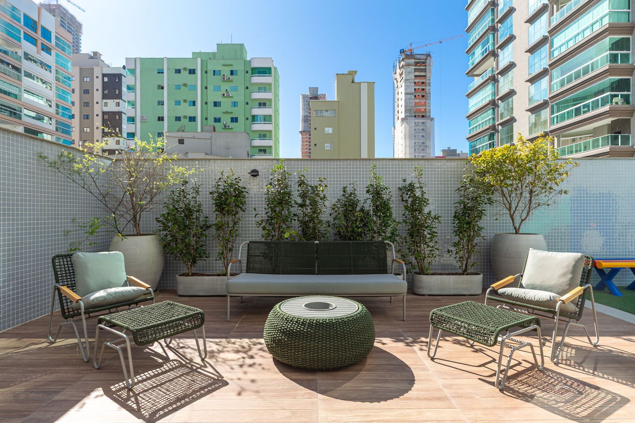 Apartamento Pronto em Itapema/SC com 123,40m² área privativa sendo 3 suítes 2 vagas de garagem, área de lazer completa