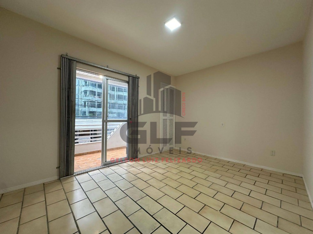 Apartamento a venda em Itapema/SC com 128m2 área privativa sendo 3 dormitórios e 1 suíte, 1vaga de garagem próximo ao mar