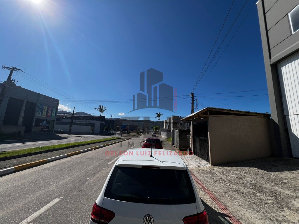 Galpão Pronto em Itapema/SC bairro Morretes com 297m² área privativa, pronto para gerar seu comercio