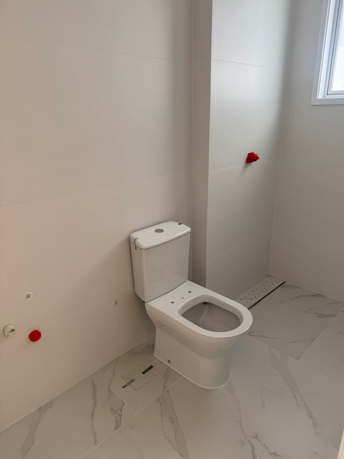 Apartamento Pronto em Balneário Camboriú/SC Centro com 4 suítes 3 vagas de garagem, área de lazer completa
