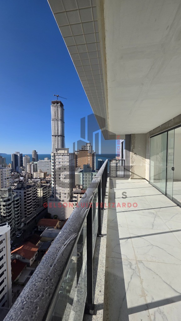 Apartamento de Alto Padrão na cidade de Itapema/SC, no bairro Meia Praia, com 3 Suítes e 2 Vagas de Garagem. Com 160m². Localização Privilegiada.