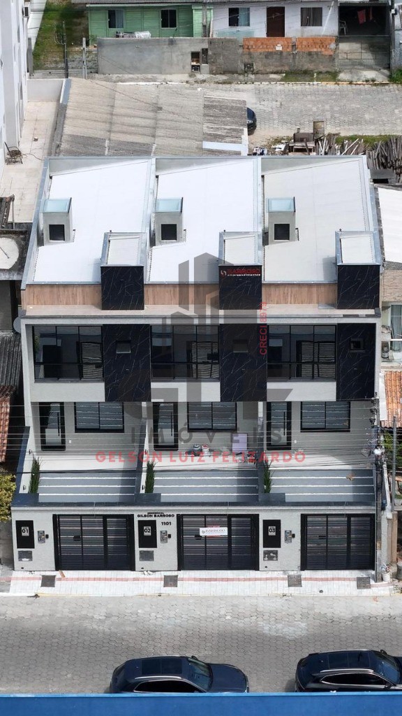 Casa sobrado geminado a venda na cidade de itapema/sc no bai