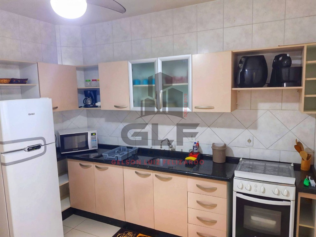 Apartamento Pronto Mobiliado em Itapema/SC no bairro Meia Praia, com 03 dormitórios, sendo 01 suíte e 1 Vaga de garagem. Bem localizado.
