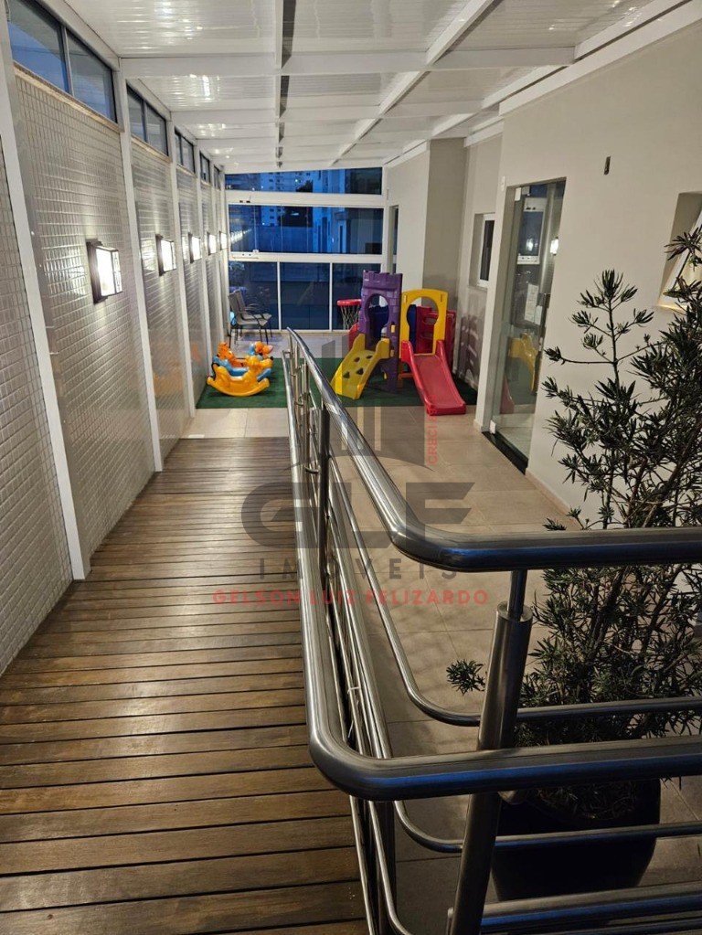 Apartamento Pronto Mobiliado em Itapema/SC bairro Meia Praia com 133m²área privativa sendo 2 suítes, 4 vagas de garagem área de lazer completa