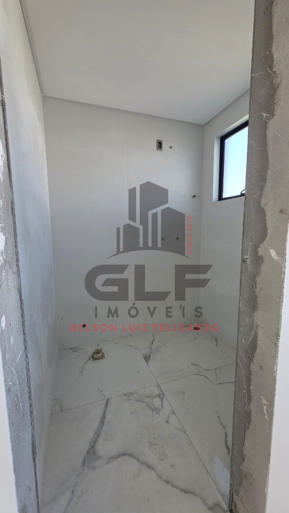 Apartamento de Alto Padrão na cidade de Itapema/SC, no bairro Meia Praia, com 3 Suítes e 2 Vagas de Garagem. Com 160m². Localização Privilegiada.