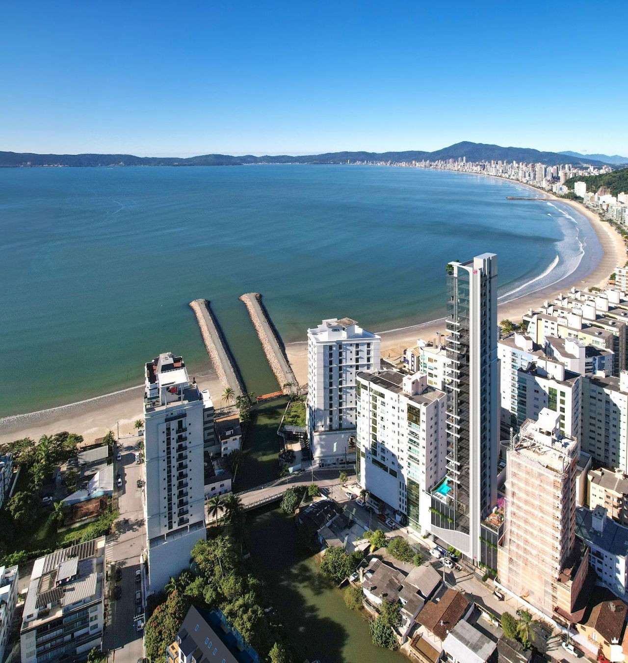 Apartamento pré lançamento de luxo em itapema/sc com 378m² á