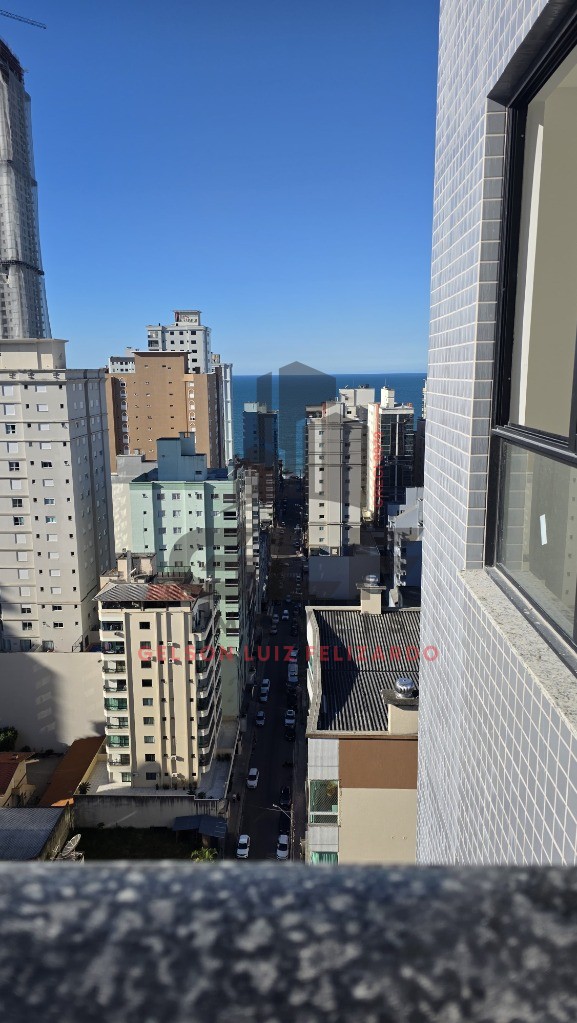 Apartamento de Alto Padrão na cidade de Itapema/SC, no bairro Meia Praia, com 3 Suítes e 2 Vagas de Garagem. Com 160m². Localização Privilegiada.