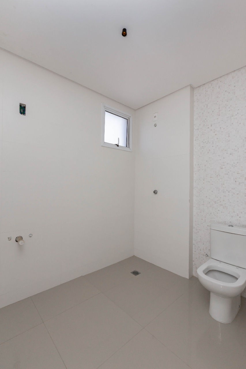 Apartamento em Pronto para morar em Balneário Camboriú/SC com 150,48m² área privativa sendo 4 suítes 3 vaga de garagem, área de lazer completa