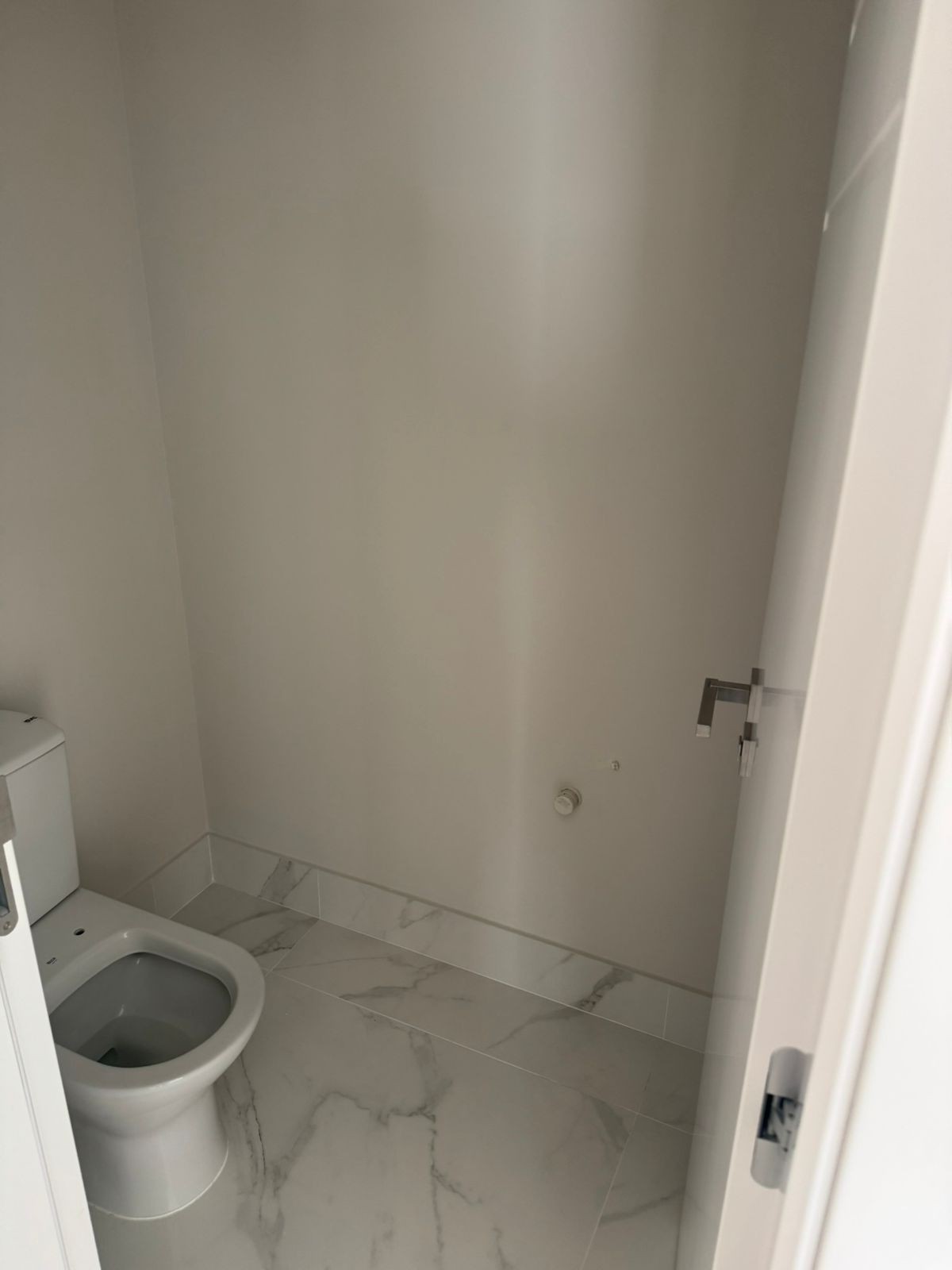 Apartamento Pronto em Balneário Camboriú/SC Centro com 4 suítes 3 vagas de garagem, área de lazer completa