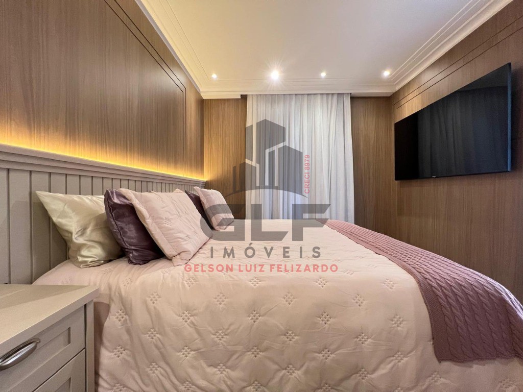 Apartamento de Alto Padrão em Itapema/SC, bairro Meia Praia, com 4 suítes, sendo uma master com closet e hidromassagem e 3 vagas de garagem.