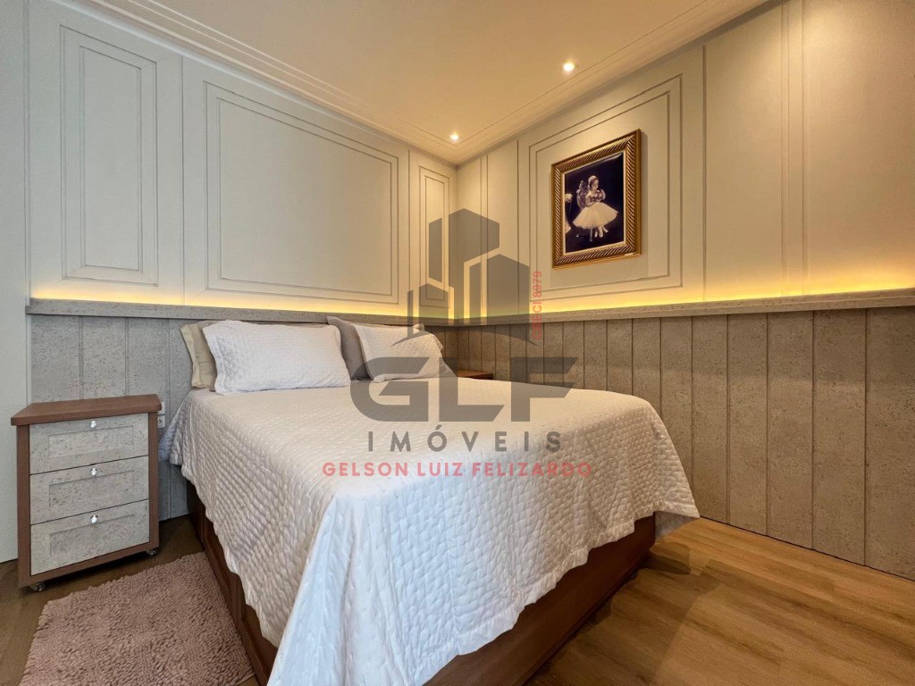 Apartamento de Alto Padrão em Itapema/SC, bairro Meia Praia, com 4 suítes, sendo uma master com closet e hidromassagem e 3 vagas de garagem.