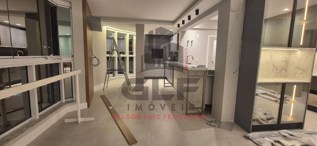Apartamento de Luxo na cidade de Itapema/SC no bairro Meia Praia, 4 suítes e 3 Vagas de garagem, com Lazer Completo. Bem localizado. Investir