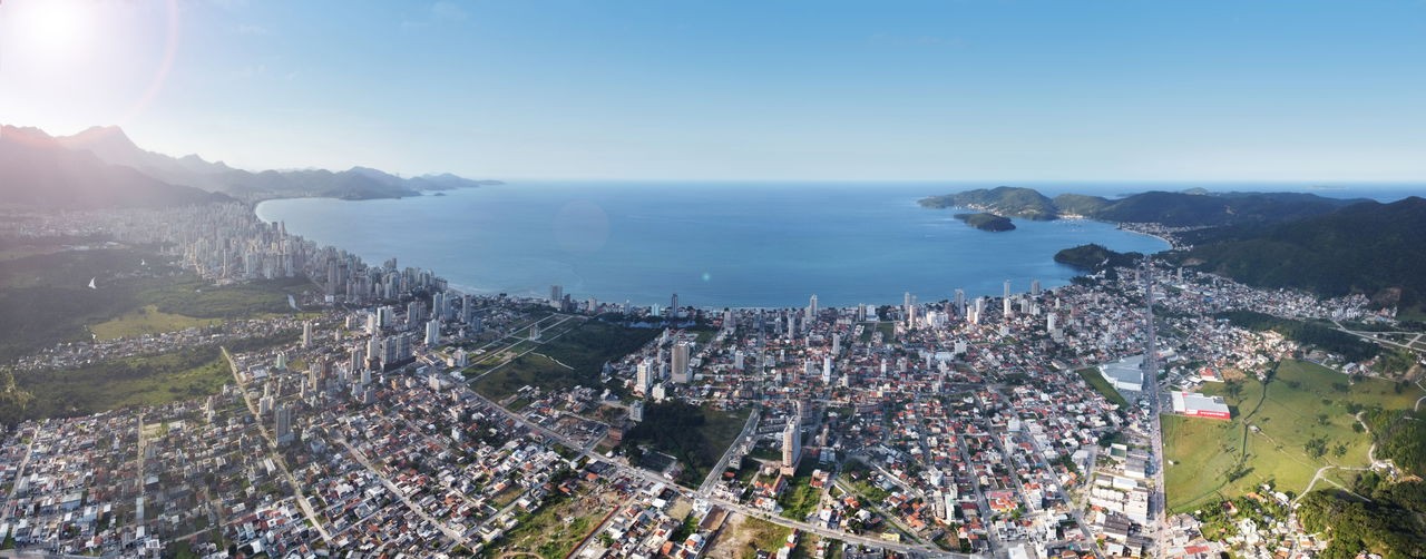 Apartamento em Construção em Porto Belo/SC com 141,95m² área privativa com 3 dormitórios sendo 1 suíte, 2 vagas de garagem, lazer completo