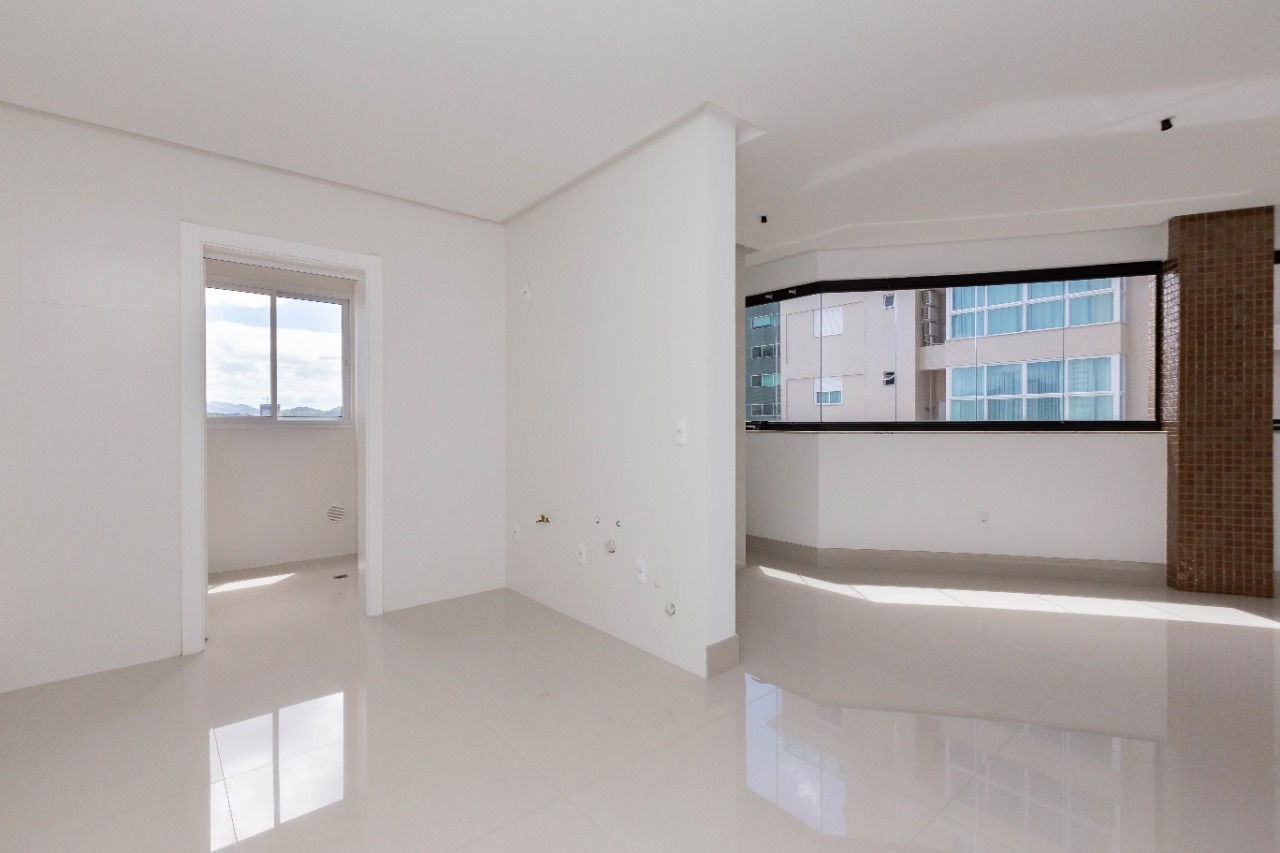 Apartamento em Pronto para morar em Balneário Camboriú/SC com 150,48m² área privativa sendo 4 suítes 3 vaga de garagem, área de lazer completa