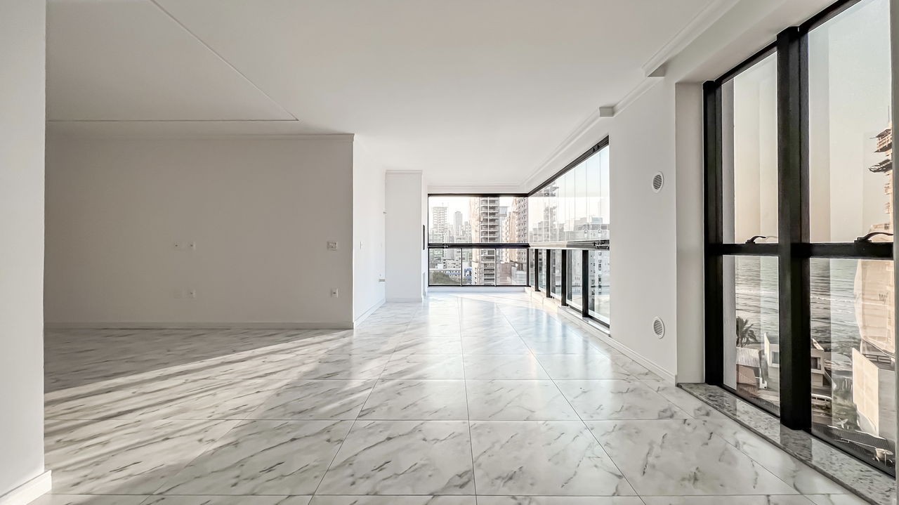 Apartamento Pronto para morar em Porto Belo/SC com 127m² área privativa sendo 2 suítes, 2 vagas de garagem, lazer completo
