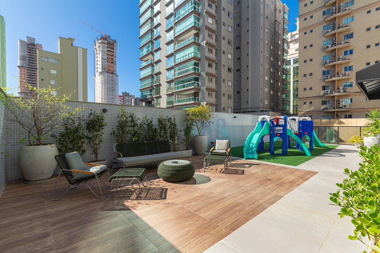 Apartamento Pronto em Itapema/SC com 123,40m² área privativa sendo 3 suítes 2 vagas de garagem, área de lazer completa