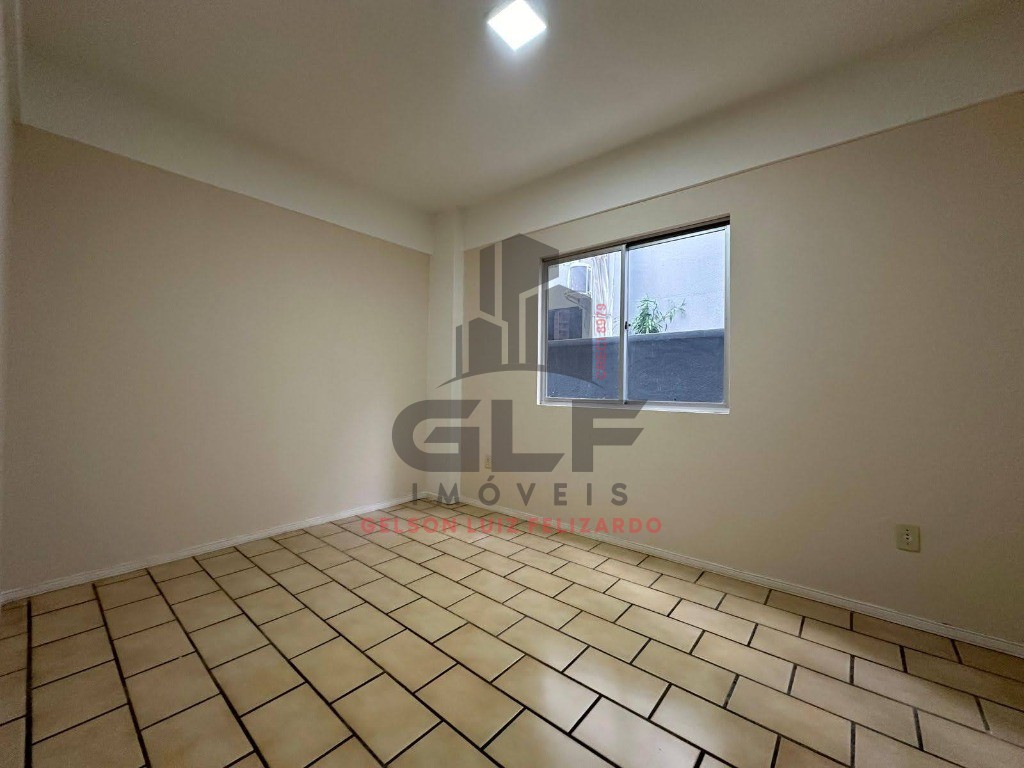 Apartamento a venda em Itapema/SC com 128m2 área privativa sendo 3 dormitórios e 1 suíte, 1vaga de garagem próximo ao mar