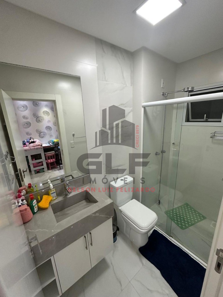 Apartamento Pronto Mobiliado em Itapema/SC bairro Meia Praia com 133m²área privativa sendo 2 suítes, 4 vagas de garagem área de lazer completa