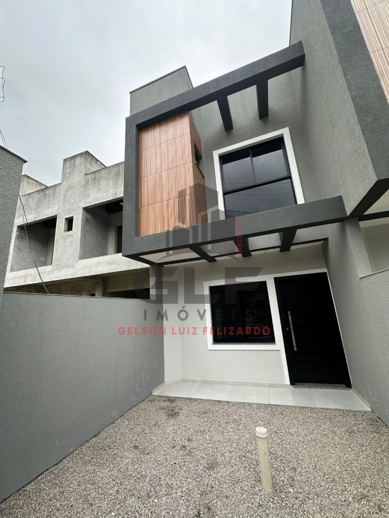Casa Pronta a venda em Porto Belo/SC com 74m² área privativa sendo 2 suítes, 1 vaga de garagem, bem localizada