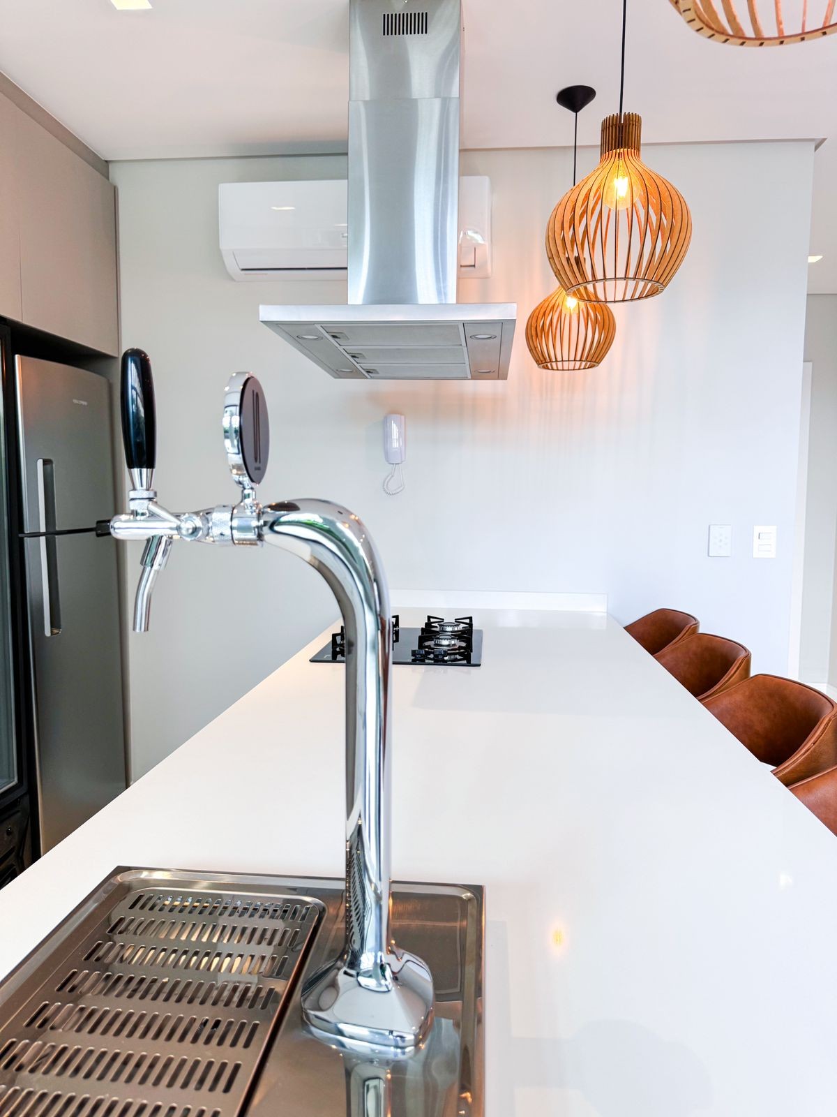 Apartamento Pronto em Camboriú/SC com 90,79m² área privativa, com 3 dormitórios sendo 1 suíte,2 vagas de garagem, área de lazer completa