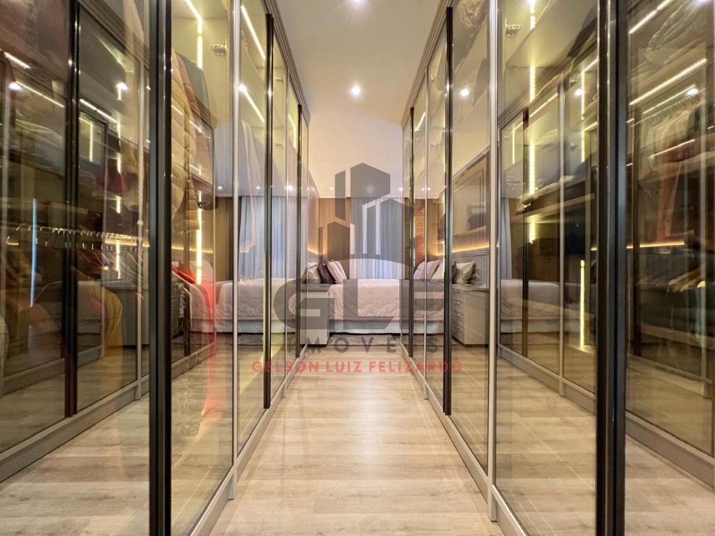 Apartamento de Alto Padrão em Itapema/SC, bairro Meia Praia, com 4 suítes, sendo uma master com closet e hidromassagem e 3 vagas de garagem.