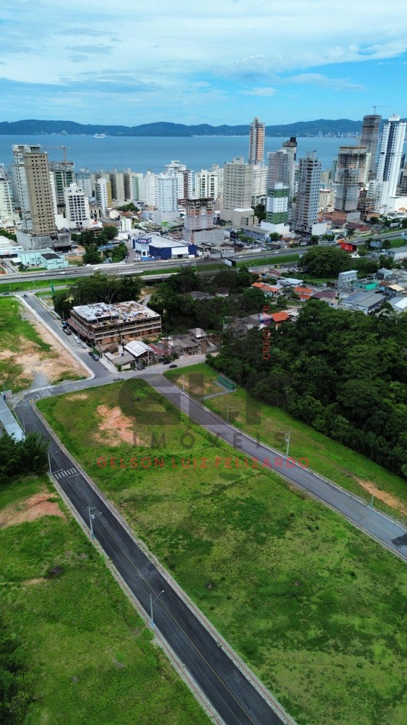Apartamento Pronto no Centro de Itapema/SC com 105m² área privativa sendo 2 suítes, 2 vaga de garagem, área de lazer completa