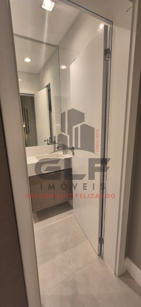 Apartamento de Luxo na cidade de Itapema/SC no bairro Meia Praia, 4 suítes e 3 Vagas de garagem, com Lazer Completo. Bem localizado. Investir