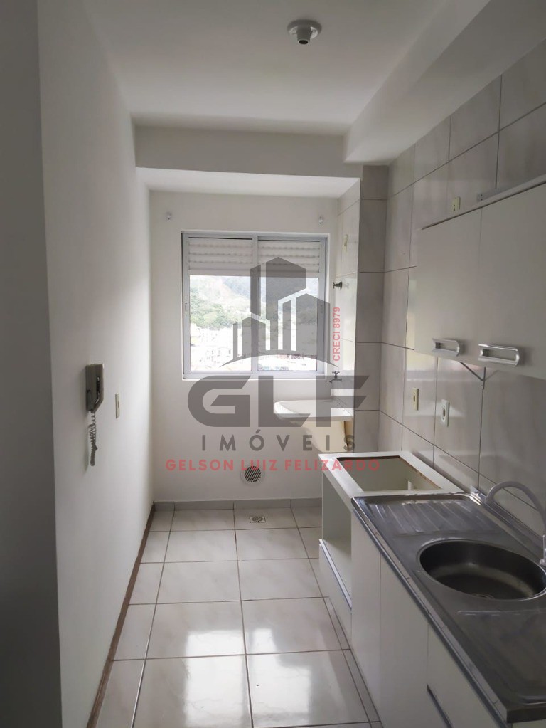 Apartamento Pronto Semi Mobiliado em Itapema/SC no bairro Casa Branca, com 2 Dormitórios e 1 Vaga de garagem. Bem localizado.
