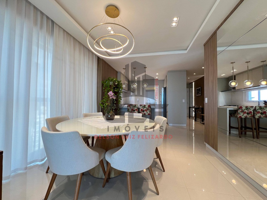 Apartamento de Luxo na cidade de Itapema/SC no bairro Meia Praia, 2 suítes e 2 demi suítes com 2 Vagas de garagem, com Lazer Completo. Bem localizado
